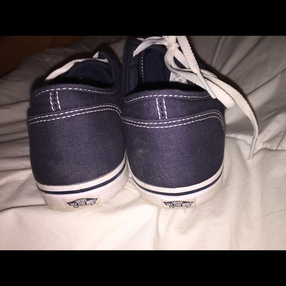 Vans sneakers - Navy Blue - Women’s sz 9 LIKE NEW